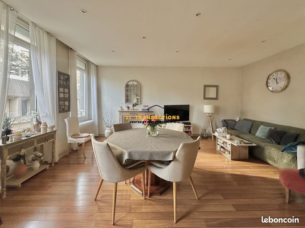 Appartement 3 pièces 94 m² · à Saint-Étienne · 94 m² · 900 €/mois