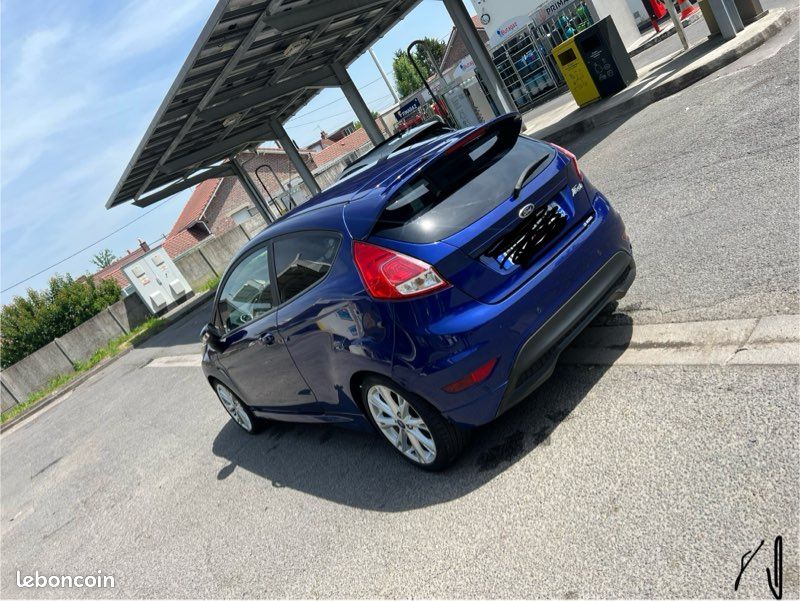 Ford fiesta (image 2)