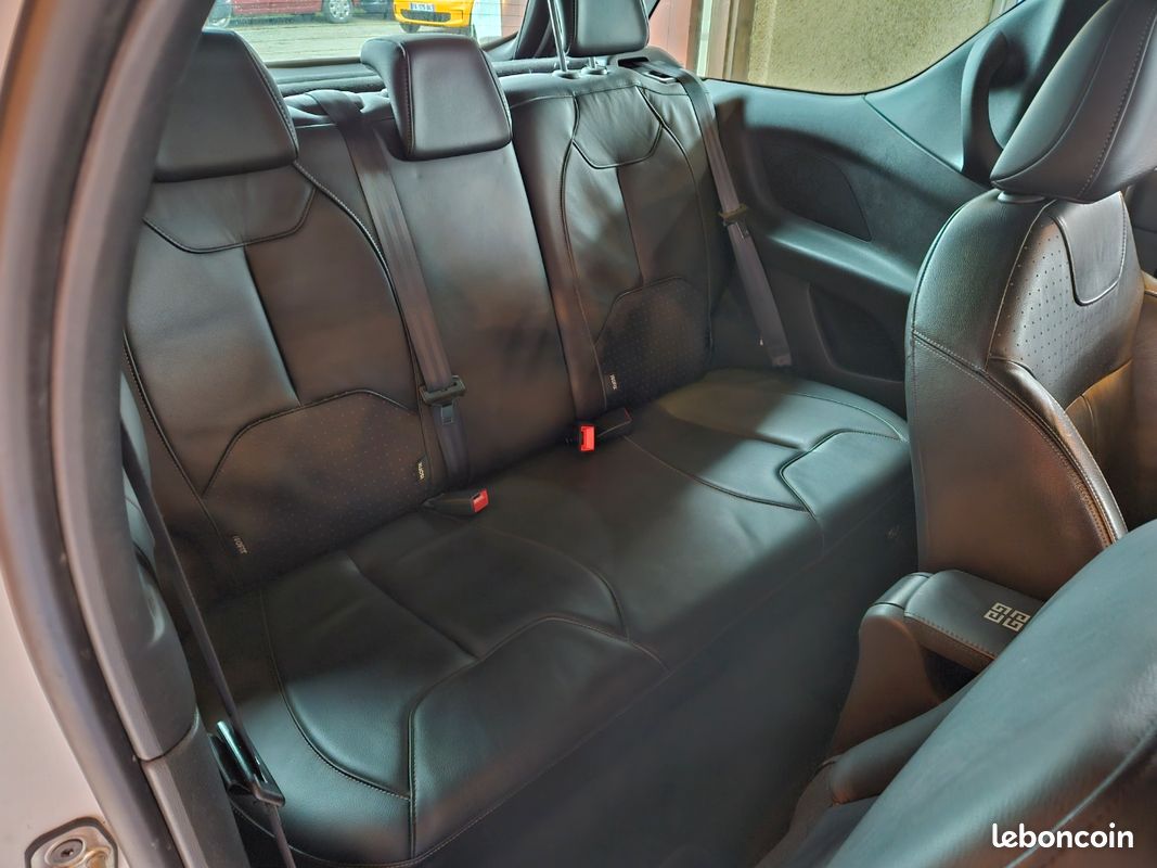 Citroen ds3 1.2 puretech 130 cv givenchy le makeup (image 3)