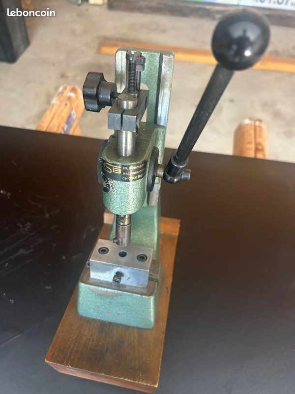Presse de précision / Machine de marquage MSB Suisse – Atelier mécanique (image 2)