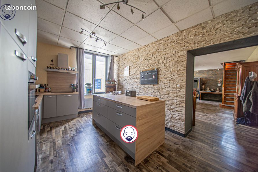 Maison 5 pièces 253 m² · à Commercy · 253 m² · 149 000 €