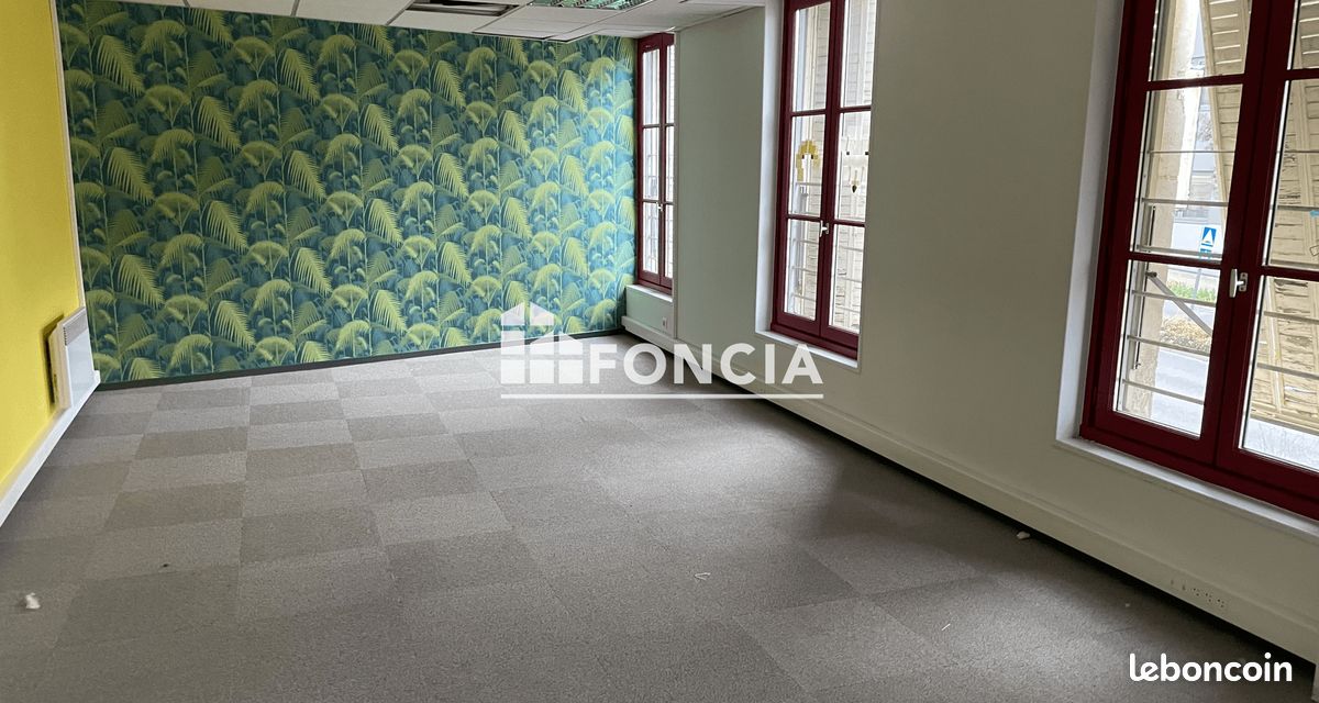 Local commercial 272 m² · à Niort · 272 m² · 359 000 €