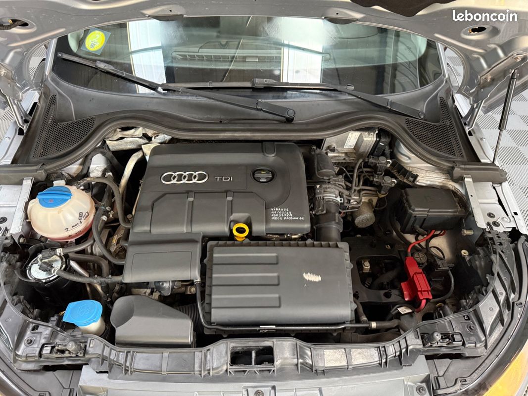 Audi A1 Sportback Ambition - 5 portes - 1.4 TDI 90 ch - Distribution ok (image 17)