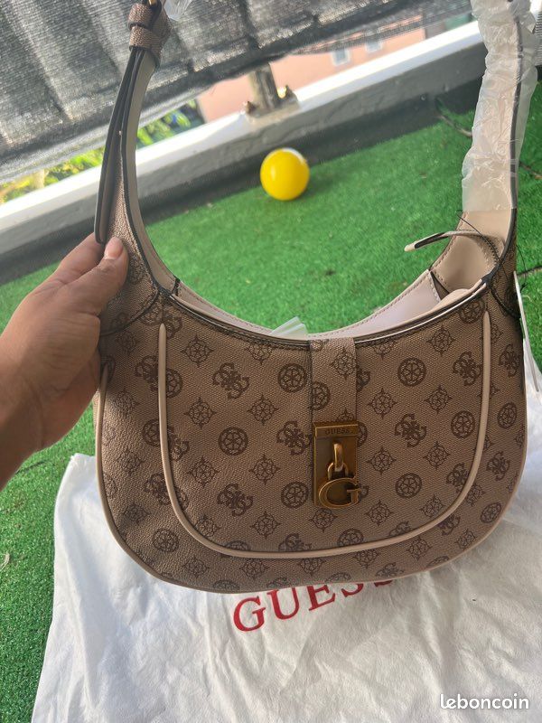 Vend Sac guess neuf (image 2)