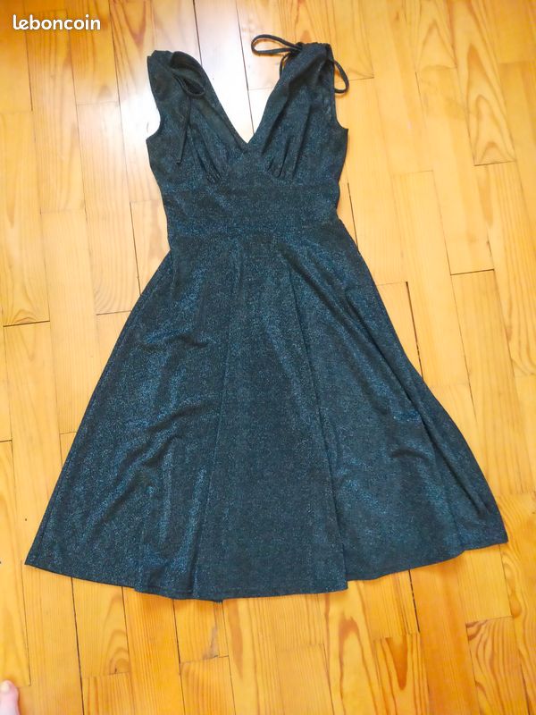 Jolie robe Hell Bunny argentée effet pailleté XS-S (image 5)