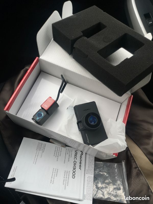 Dashcam avant et arrière VREC DH300D PIONEER