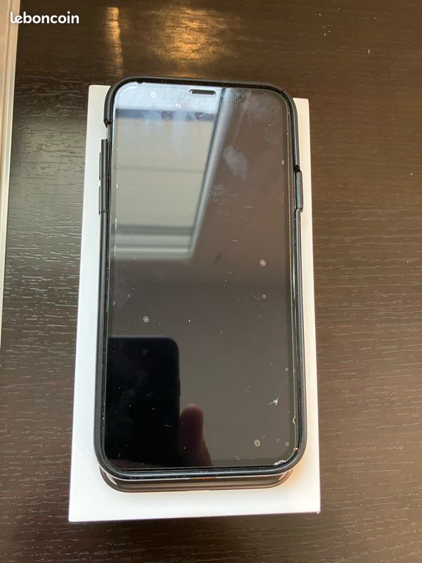 I phone (image 2)