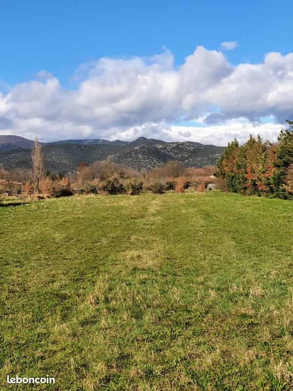 Terrain 3 813 m² Rigarda · 165 000 €