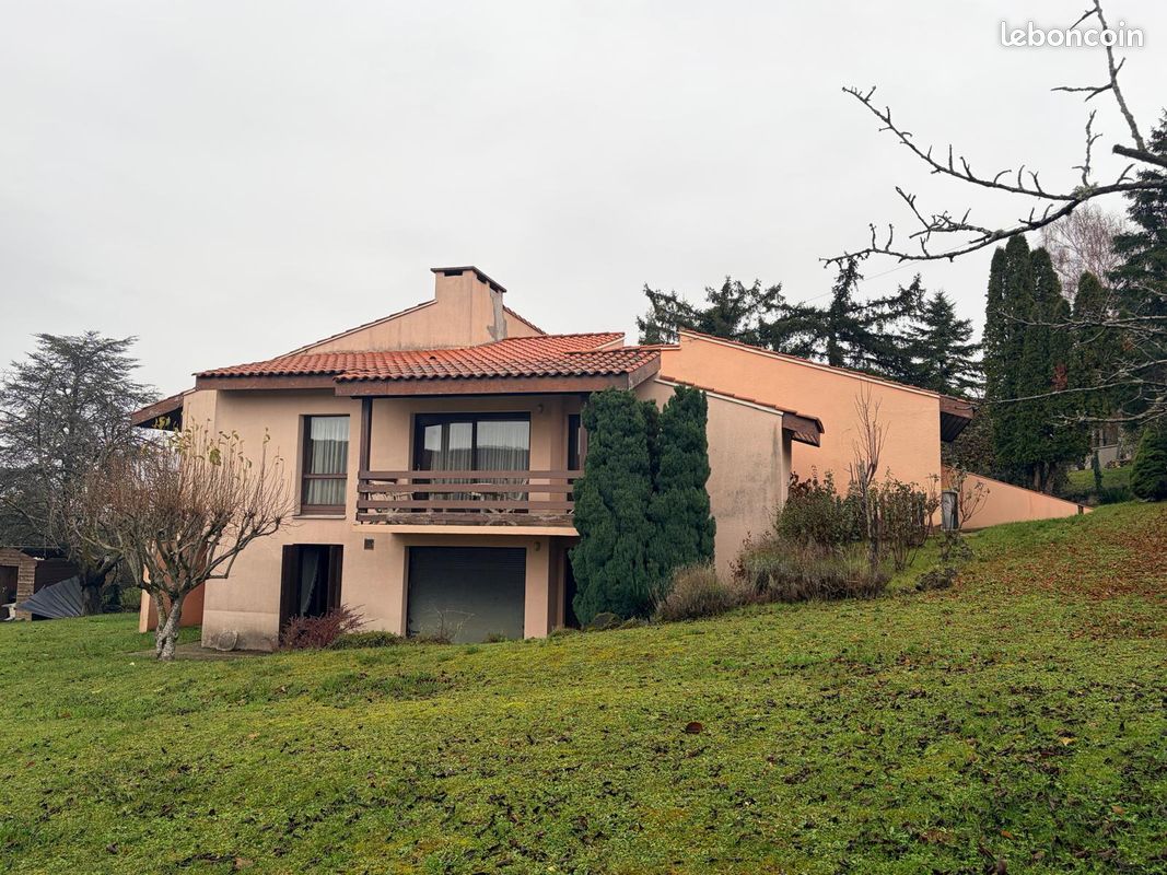Maison 7 pièces 162 m² · à Châtel-Guyon · 162 m² · 368 000 €