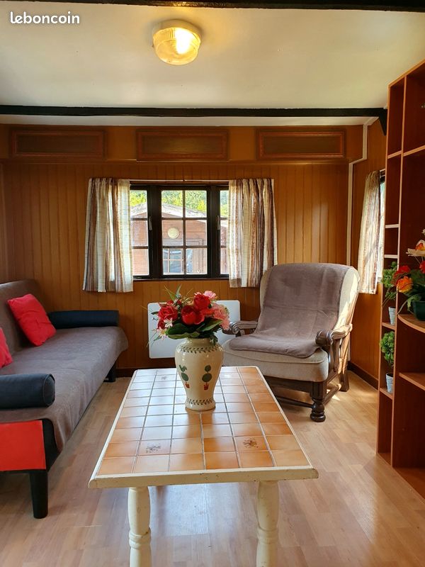Local commercial 3 pièces 20 m² · à Villeneuve-sur-Yonne · 20 m² · 450 €/mois