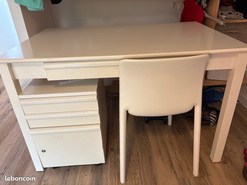 Bureau blanc (image 1)