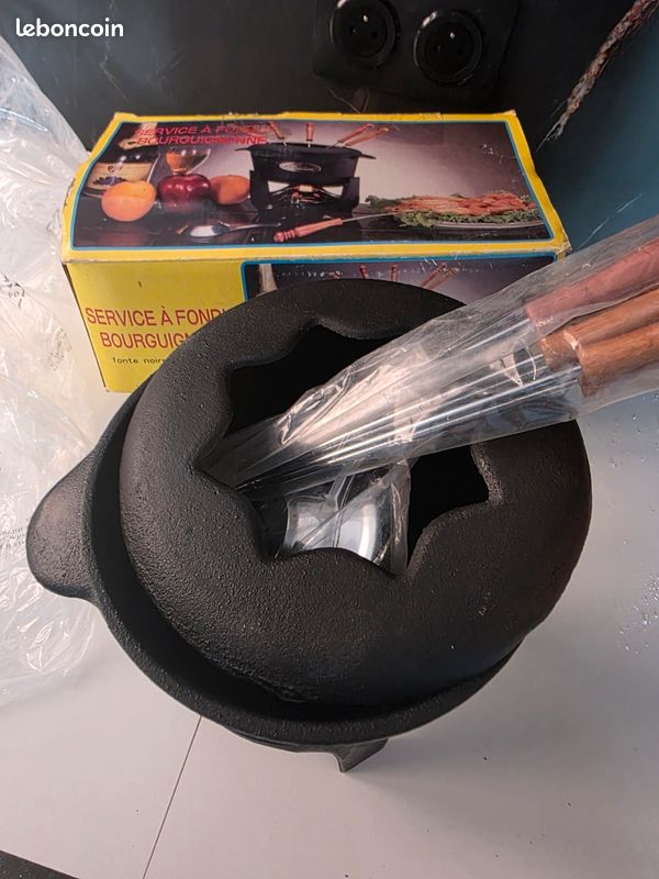 Service à fondue en fonte état neuf (image 2)