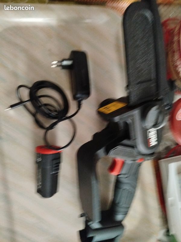 A vendre tronçonneuse mini (image 2)