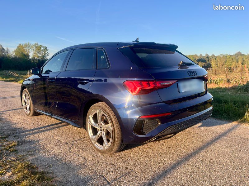 Magnifique audi a3 40 tfsi e s-line bleu nuit (image 2)
