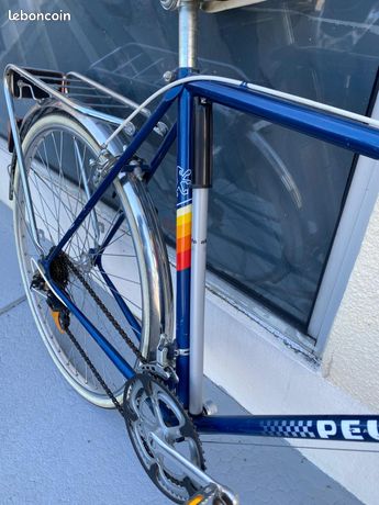 Vintage bike dans cadres de vélo