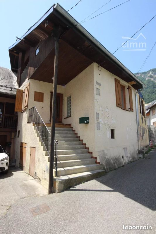 Maison 3 pièces 67 m² · à Saint-Pierre-d'Albigny · 67 m² · 222 000 €