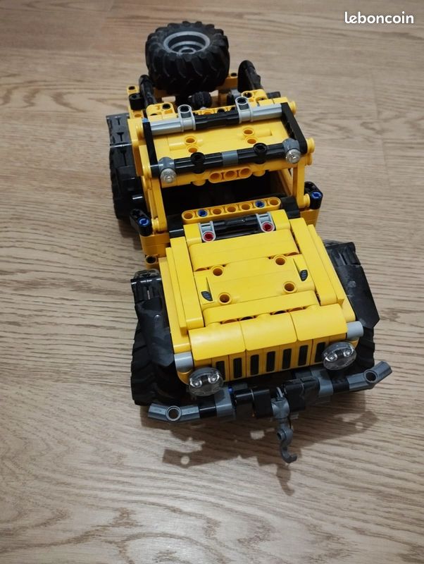 Lego technic Jeep 42122 (image 1)