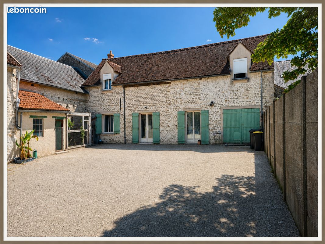 Maison 7 pièces 229 m² · à Yèvre-la-Ville · 229 m² · 249 000 €
