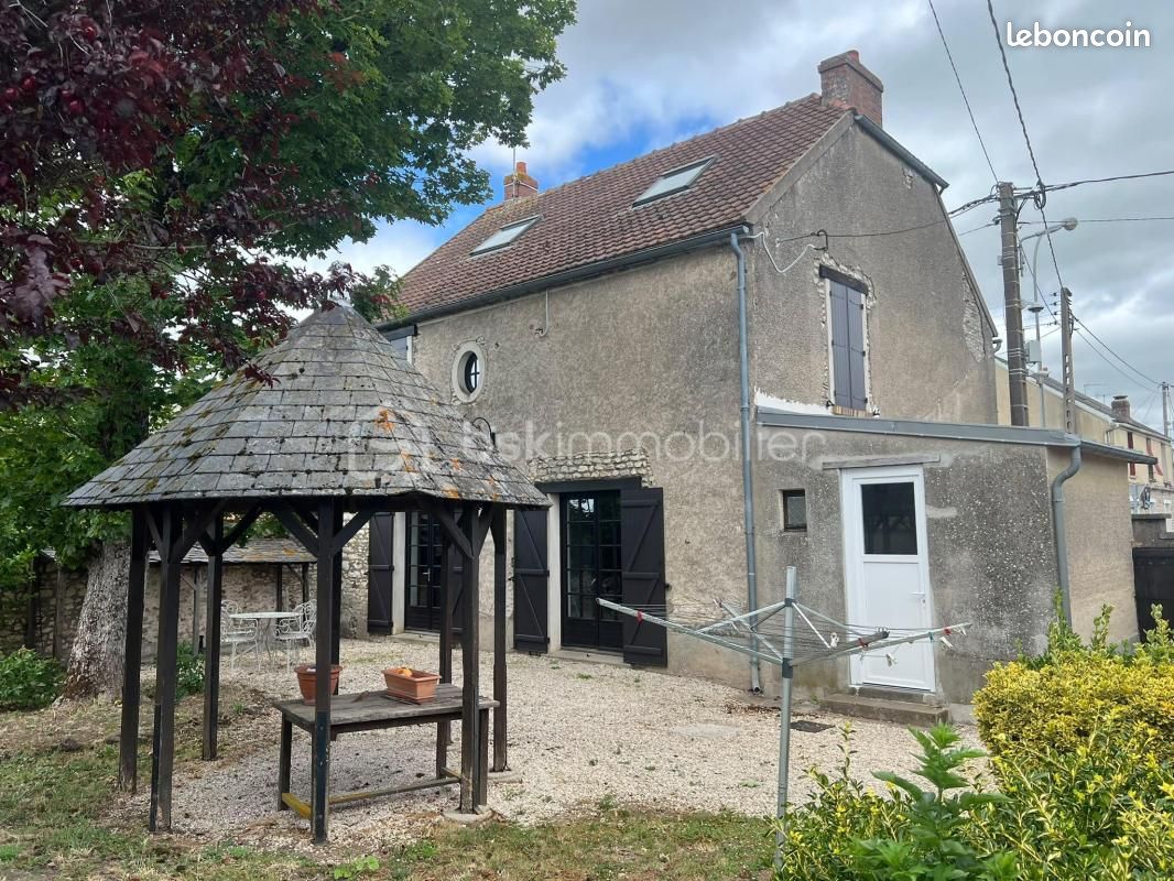 Maison 6 pièces 160 m² · à Pussay · 160 m² · 249 900 €