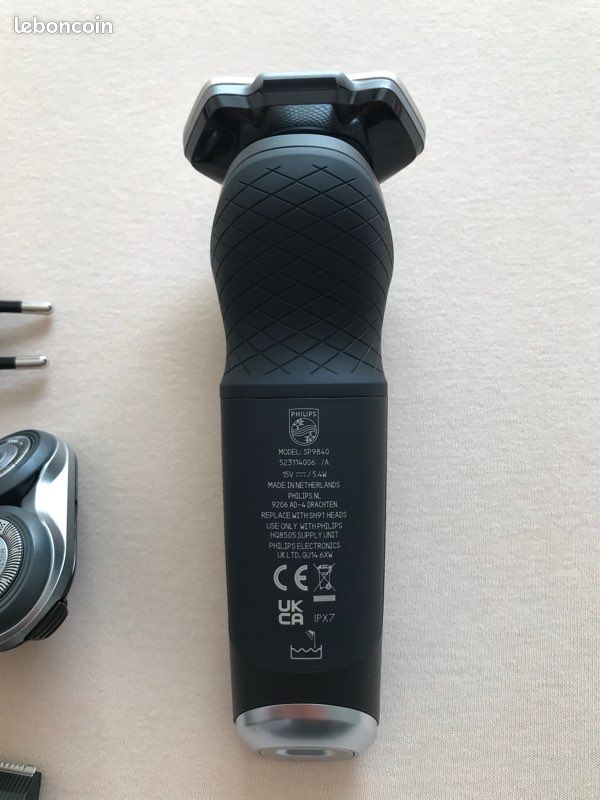 Rasoir PHILIPS S9000 Prestige + 1 tête de rechange en plus ,comme neuf (image 5)