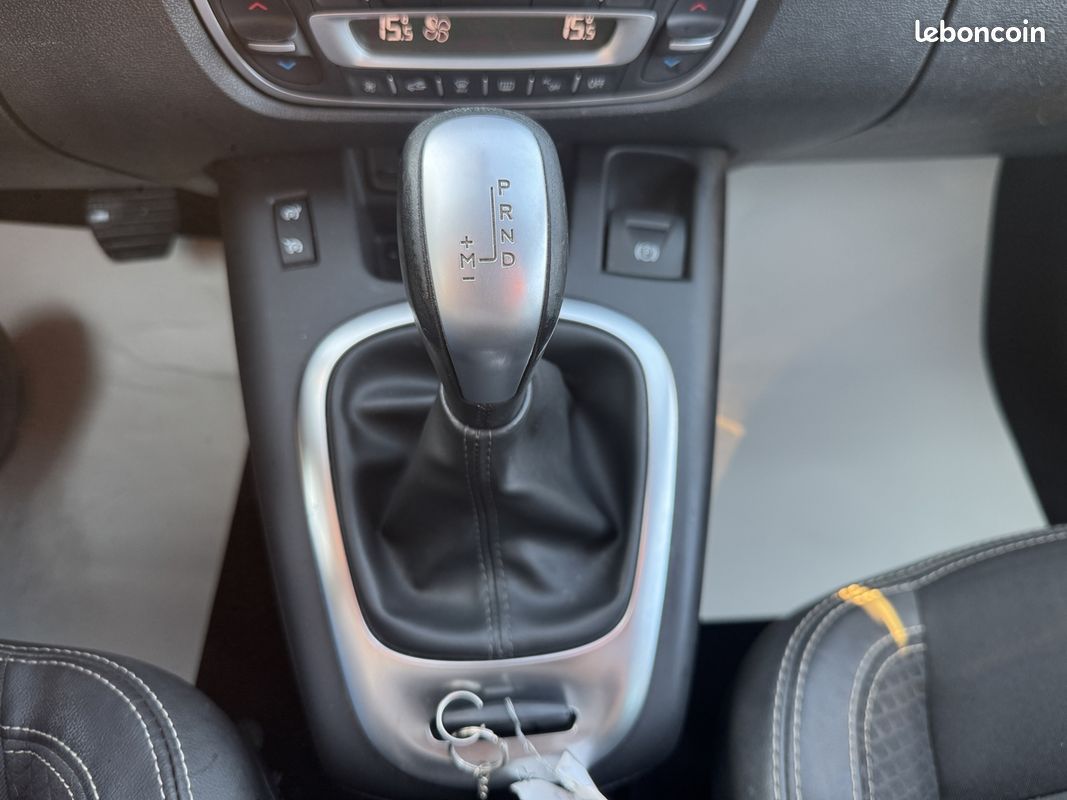Renault SCENIC III 1.5 DCI 110CH BOSE 2015 EDC (image 14)