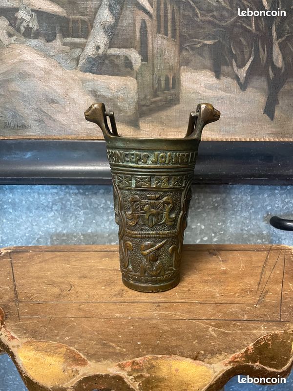 Ancien seau à eau bénite Catholique en bronze. XVIII / XIX ème (image 1)