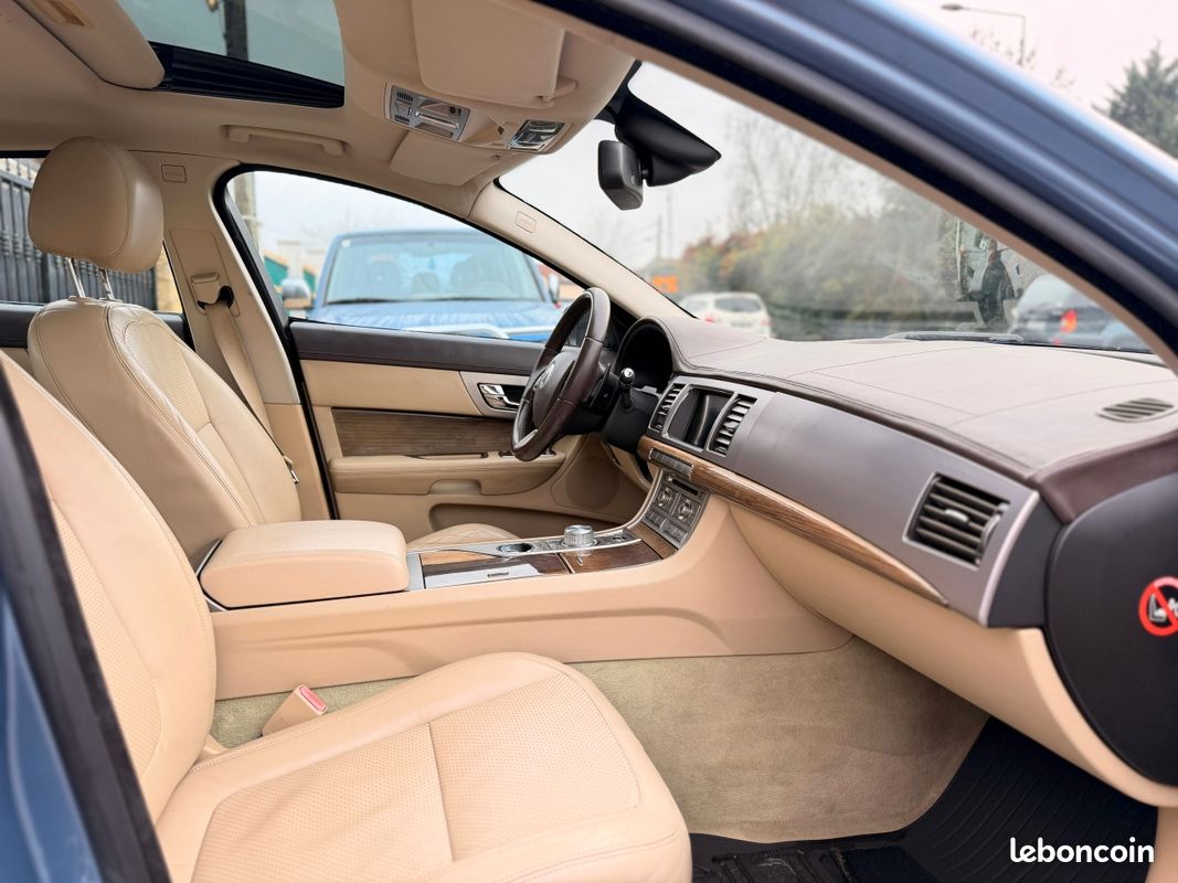 Jaguar XF 2.7 D V6 207 CV BI-TURBO BVA PACK LUXE / CAMERA / TOIT OUVRANT/ REPRISE POSSIBLE (image 5)