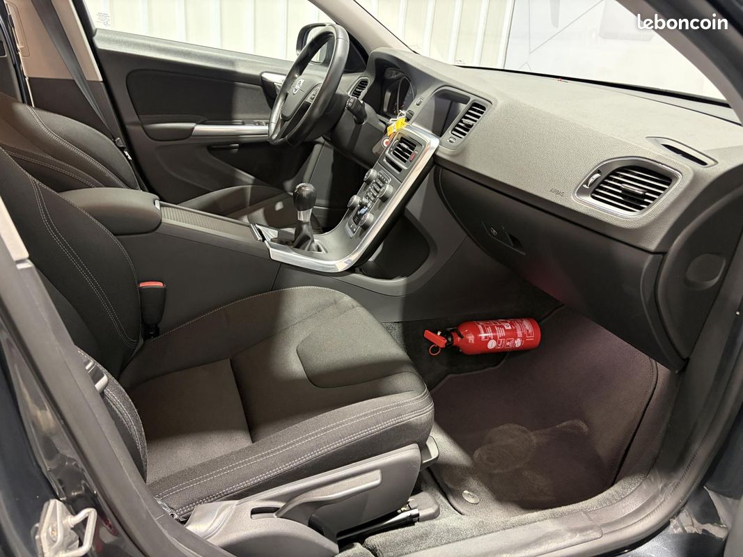 VOLVO V60 D2 115 ch Stop&Start Kinetic Business (image 13)