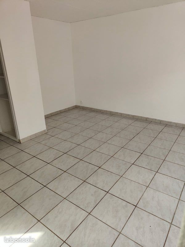 Appartement 1 pièce 27 m² · à Orbec · 27 m² · 330 €/mois
