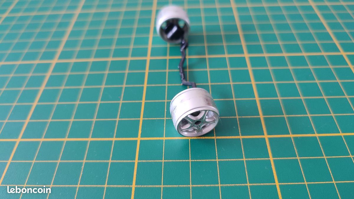 Axe jante avant pièce détachée miniature Burago Bburago Ferrari 456 GT 1/25 1/25e 1/25ème #C88 (image 2)