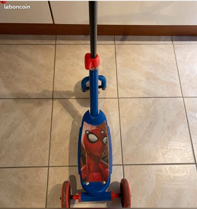 Spiderman scooter pour l'enfant (image 2)