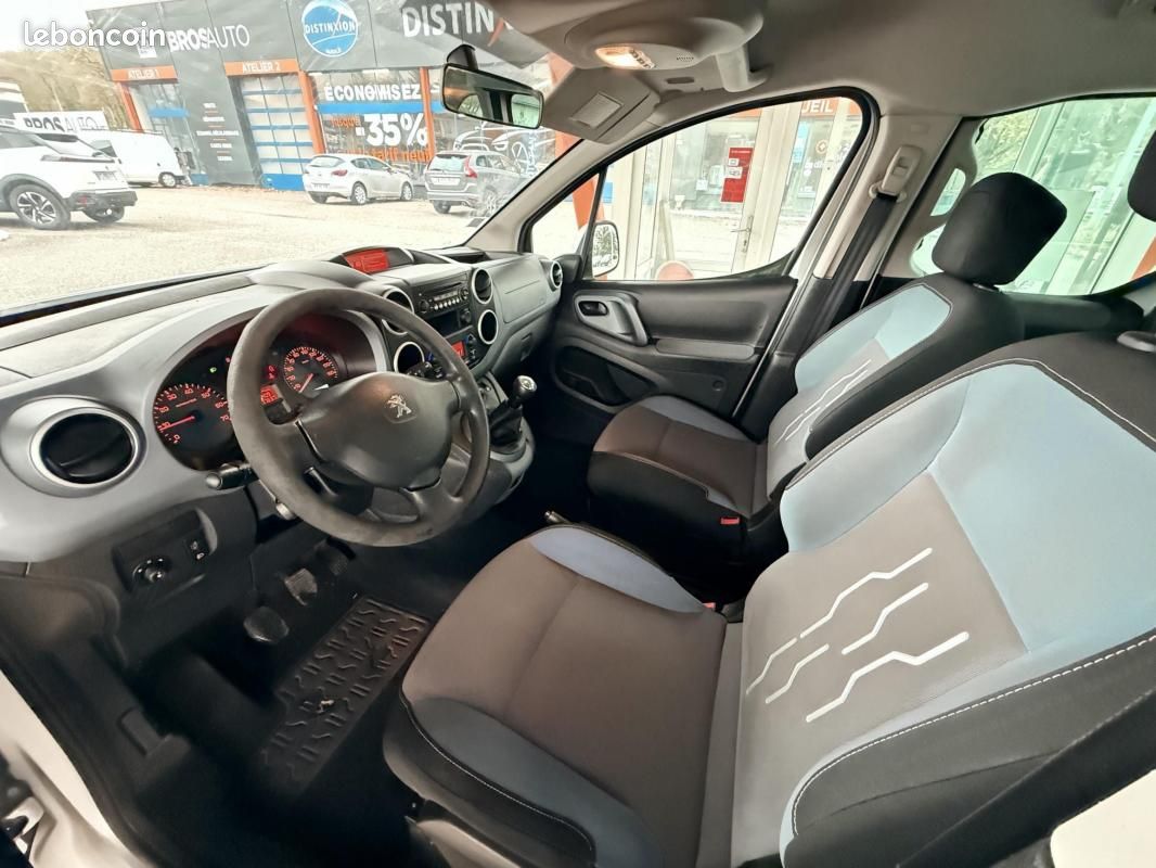 Peugeot Partner Tepee 1.6 HDI 92ch Family Gris (image 9)