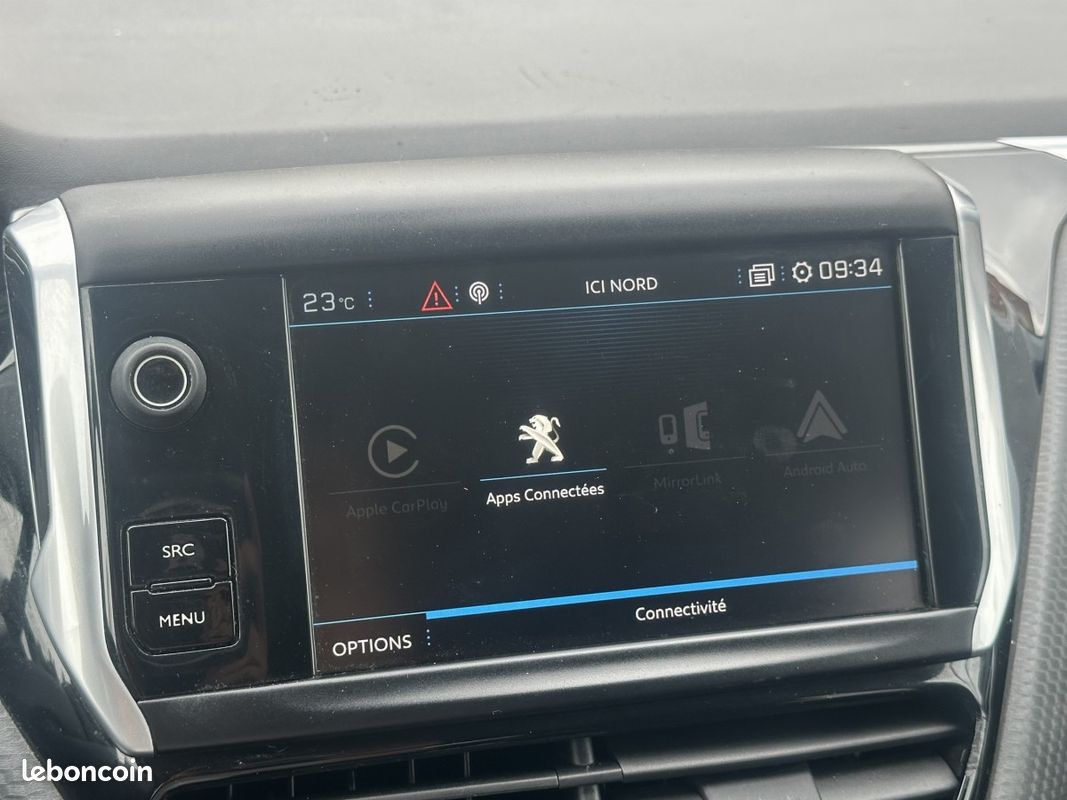 Peugeot 2008 1.6 BlueHDi 120 Allure + Options (image 18)
