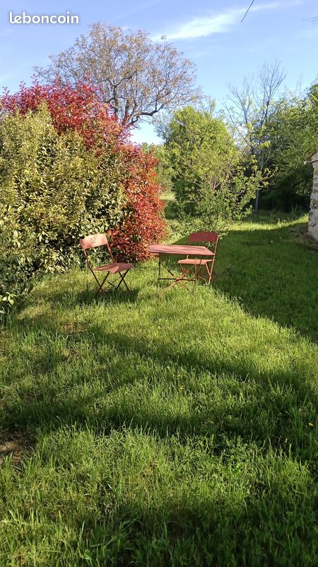 Petite maison en pierre en campagne (image 5)
