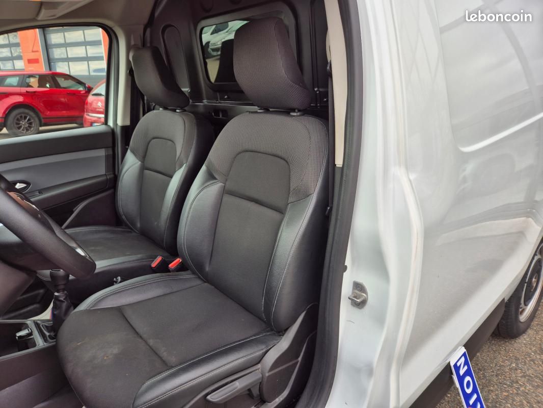 Renault Express Van TCE 100 - 22 ESSENTIEL (image 14)
