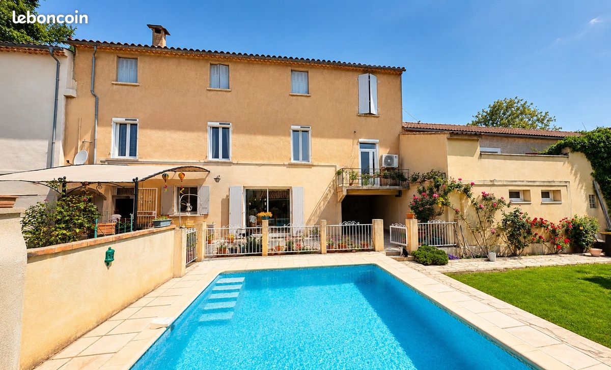 Maison 6 pièces 175 m² · à Sorgues · 175 m² · 260 000 €