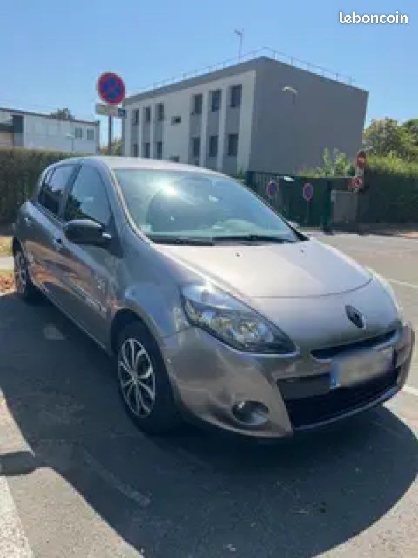 Renault clio 3 1.5 dci 75 cv (image 9)