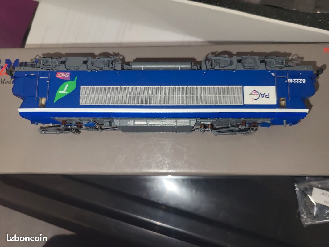 Roco Locomotive électrique BB22200 Transilien – Digitale, Réf 72636, Rare