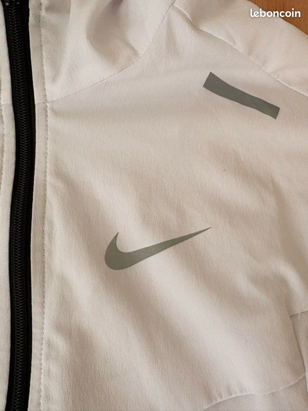 Veste blanche Nike taille L (image 3)