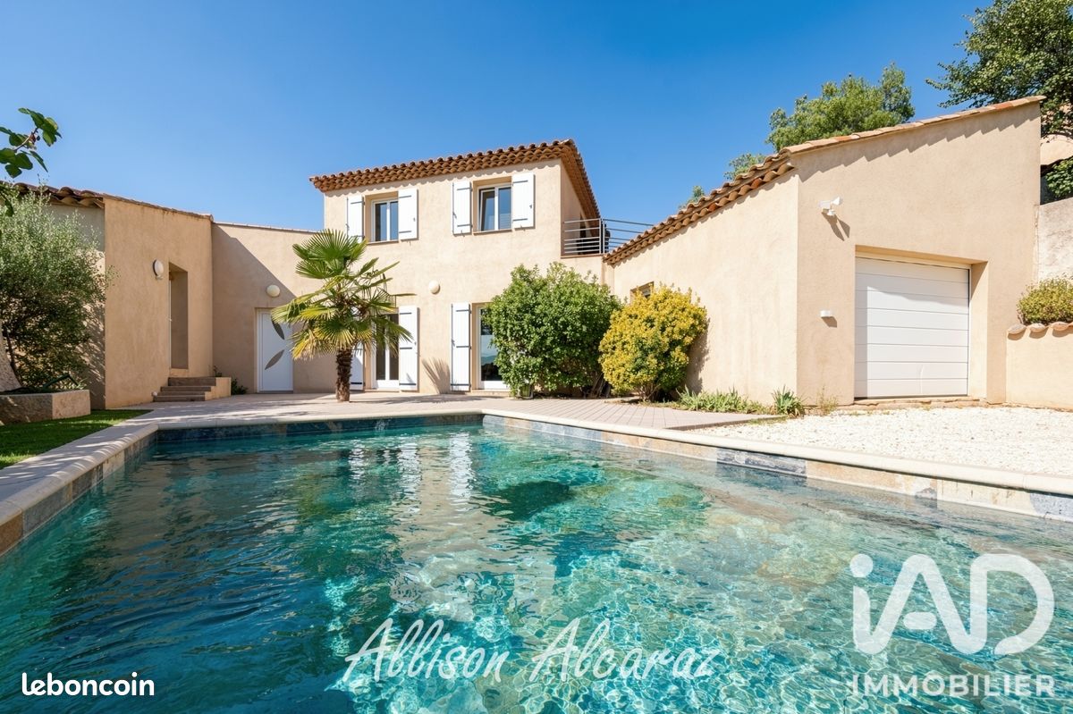 Maison 5 pièces 174 m² · à Pierrefeu-du-Var · 174 m² · 598 000 €