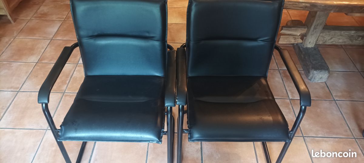 Lot de 4 fauteuils de table style cantilever noir et métal (image 2)