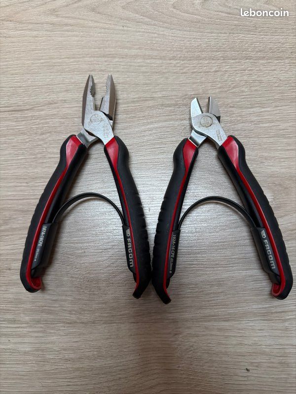 Lot de 3 pinces isolées 1000 Volts VE.A4PB FACOM