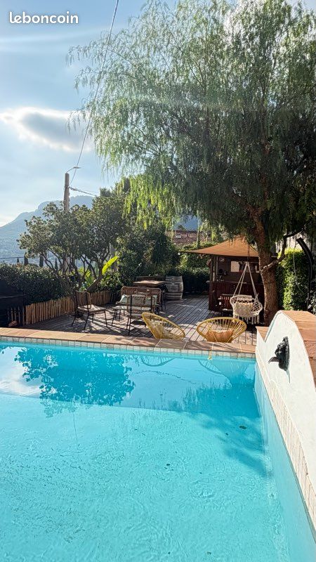 Maison 5 pièces 105 m² · au Revest-les-Eaux · 105 m² · 550 000 €