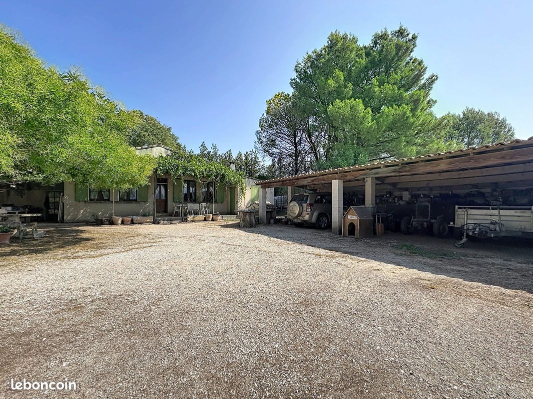 Maison 4 pièces 101 m² · à Gordes · 101 m² · 240 000 €
