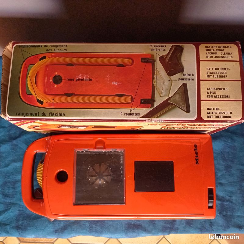 Jouet ancien Aspirateur Calrus poupée vintage