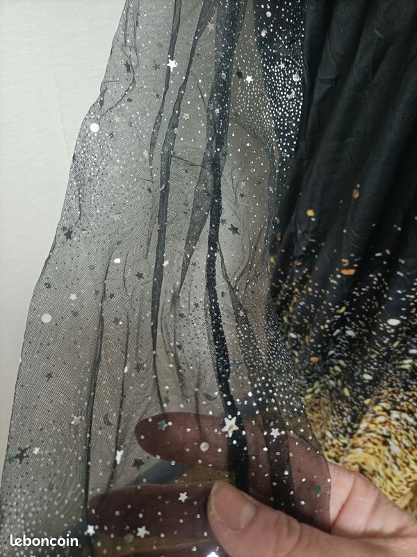 Vends robe femme,manches longues transparentes coloris noir et effet paillettes argentées (image 2)