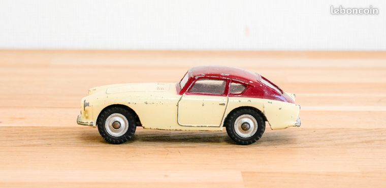 Voiture Miniature Dinky Toys N°167 - AC Aceca - Échelle 1/43 - Angleterre 1958-1962 - Occasion