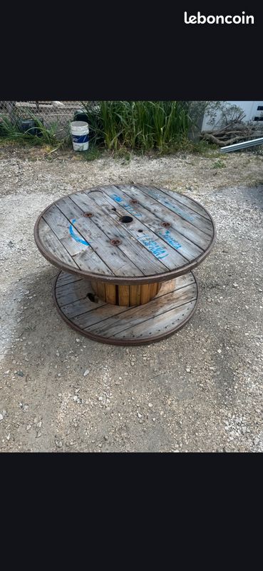 Bobine/Touret en bois annee 1970 (image 1)