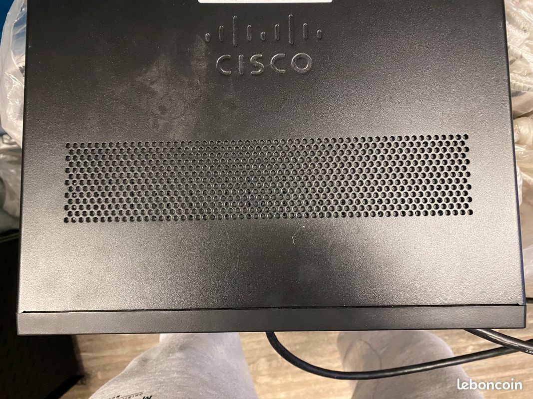 Cisco C892FSP (image 2)
