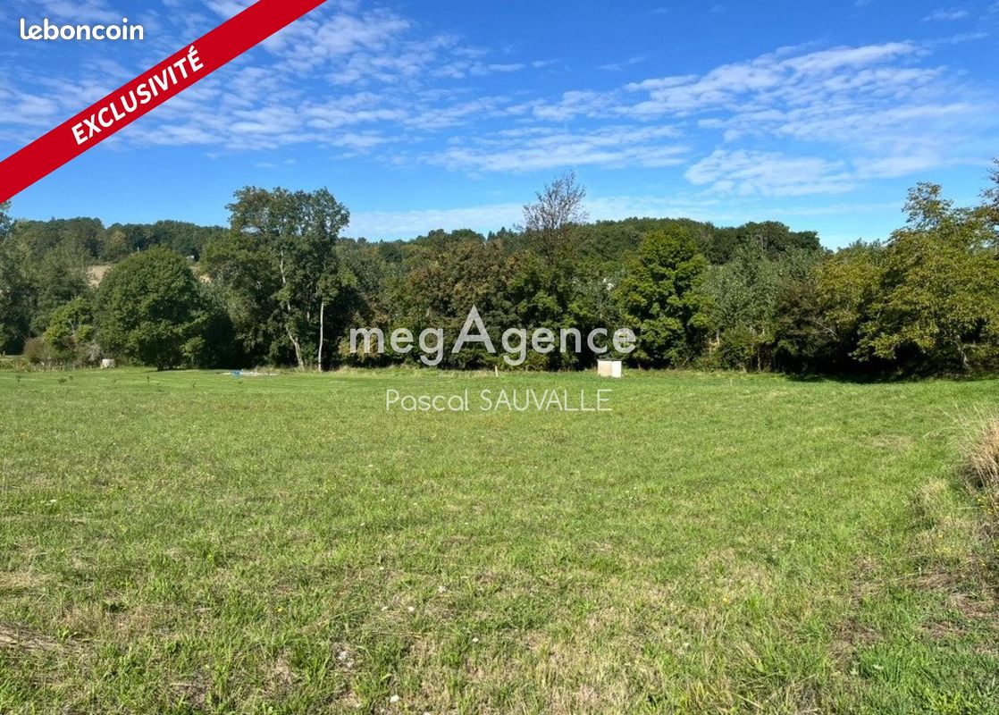 Terrain 1820 m² · à Saint-Germain-du-Salembre · 1 820 m² · 19 800 €